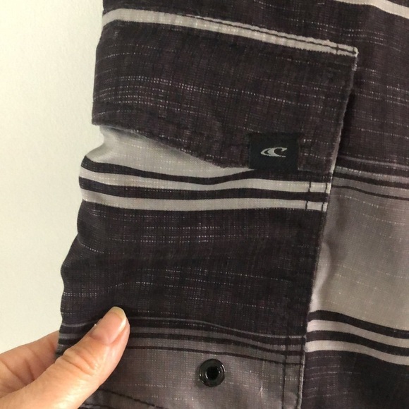 O’Neill Men’s Board Shorts Size 40 Swim Trunks Gray Black Stripes Pocket Beach - Picture 4 of 15